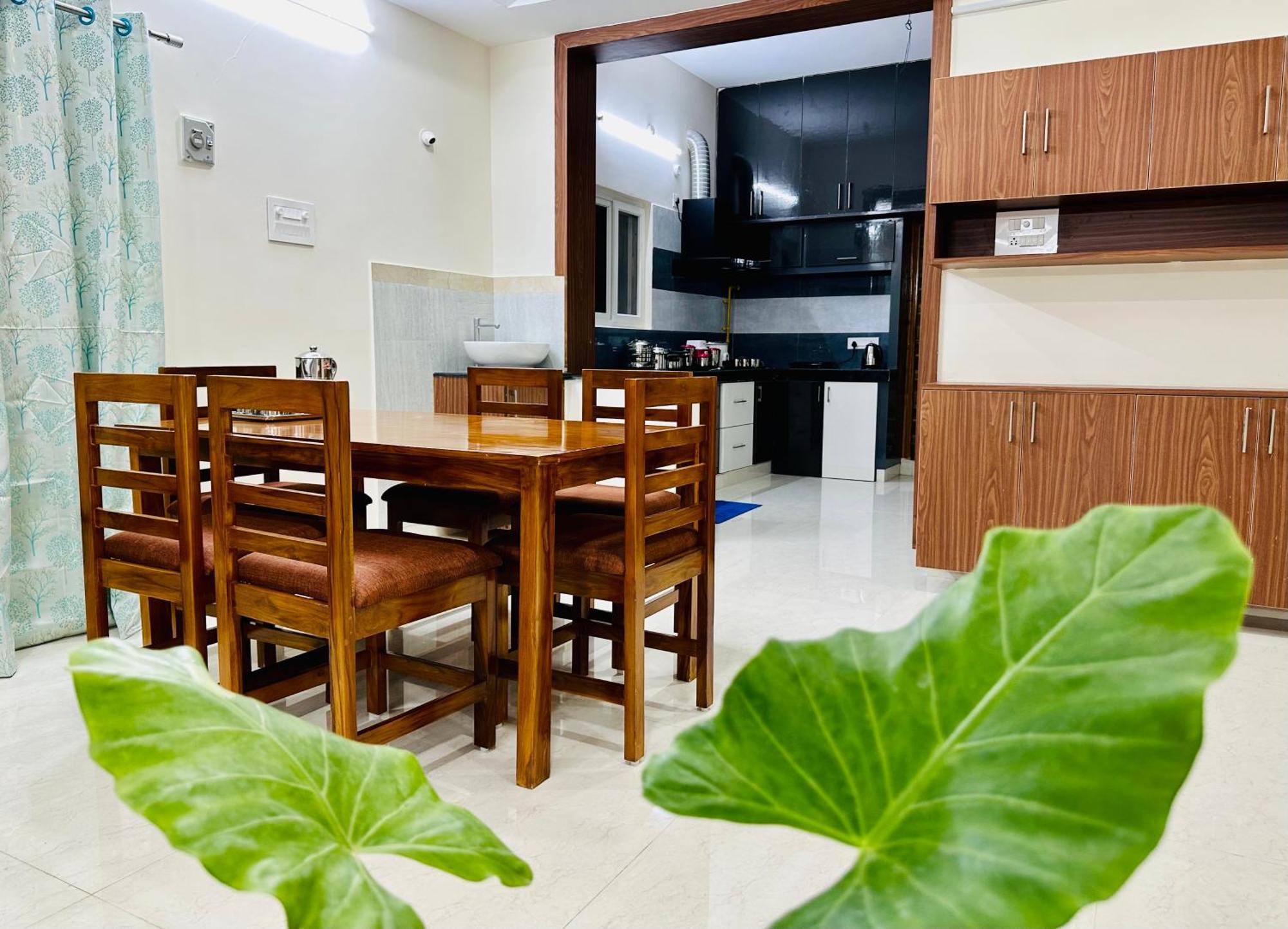 Truelife - 3Bhk Ac Apartments For Large Family - Best Location - Direct Flyover To Alipiri Gate - Walk To Ps4 Veg Restaurant - Modular Kitchen - Super Fast Wifi - Android Tv - 250 Jio Channels - Easy Access To All Temples - Top Service With Lots Of L Τιρουπάτι Εξωτερικό φωτογραφία