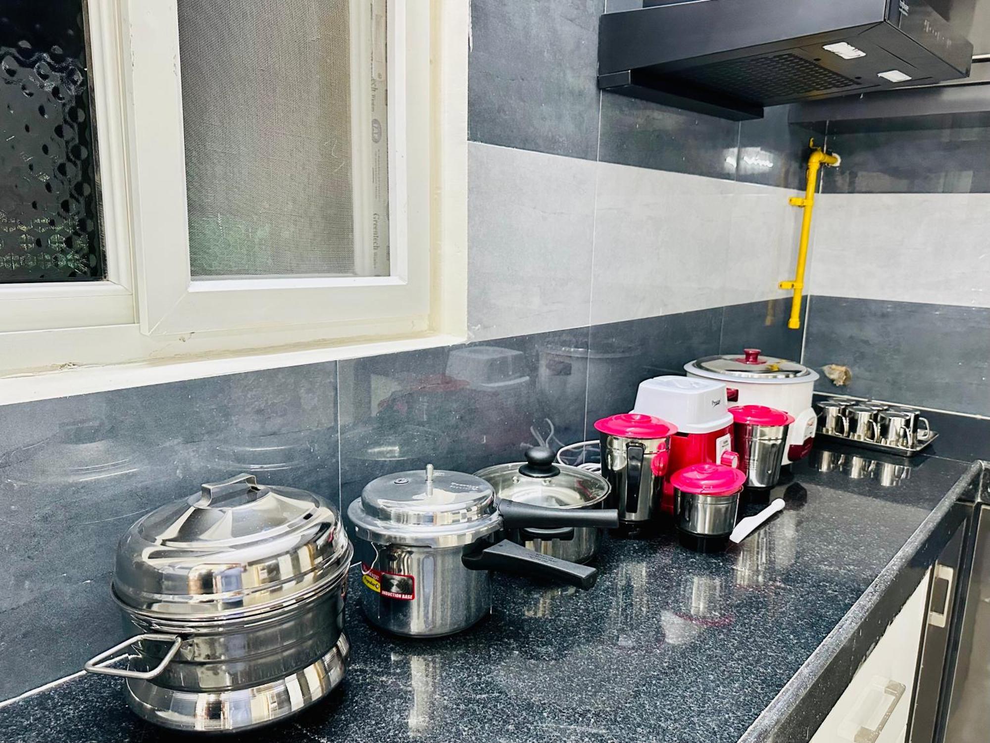 Truelife - 3Bhk Ac Apartments For Large Family - Best Location - Direct Flyover To Alipiri Gate - Walk To Ps4 Veg Restaurant - Modular Kitchen - Super Fast Wifi - Android Tv - 250 Jio Channels - Easy Access To All Temples - Top Service With Lots Of L Τιρουπάτι Εξωτερικό φωτογραφία