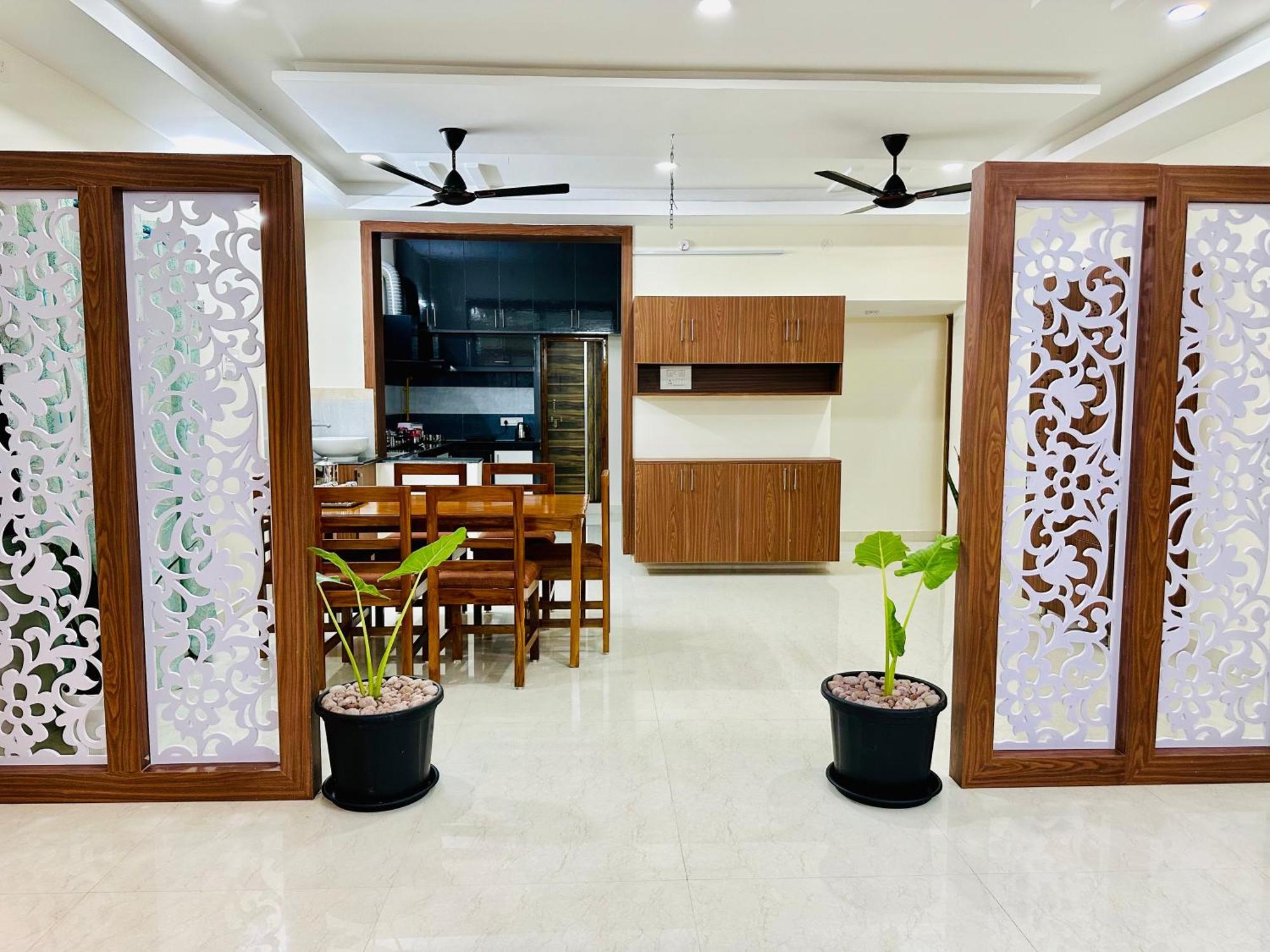 Truelife - 3Bhk Ac Apartments For Large Family - Best Location - Direct Flyover To Alipiri Gate - Walk To Ps4 Veg Restaurant - Modular Kitchen - Super Fast Wifi - Android Tv - 250 Jio Channels - Easy Access To All Temples - Top Service With Lots Of L Τιρουπάτι Εξωτερικό φωτογραφία
