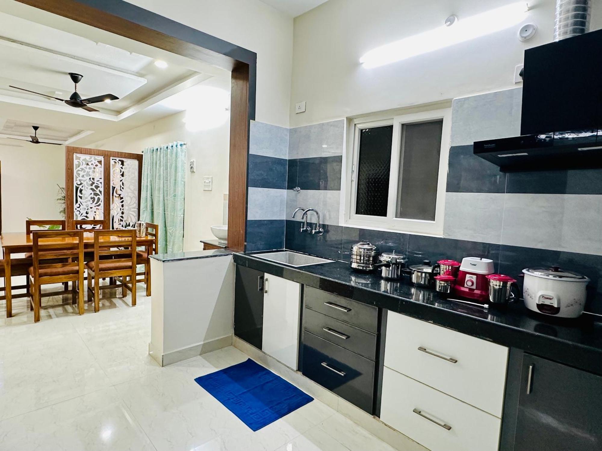 Truelife - 3Bhk Ac Apartments For Large Family - Best Location - Direct Flyover To Alipiri Gate - Walk To Ps4 Veg Restaurant - Modular Kitchen - Super Fast Wifi - Android Tv - 250 Jio Channels - Easy Access To All Temples - Top Service With Lots Of L Τιρουπάτι Εξωτερικό φωτογραφία
